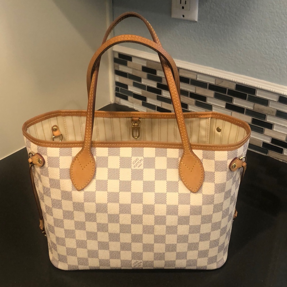Authentic Louis Vuitton Neverfull PM
